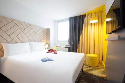 Ibis Styles Paris Massena Olympiades - image 2