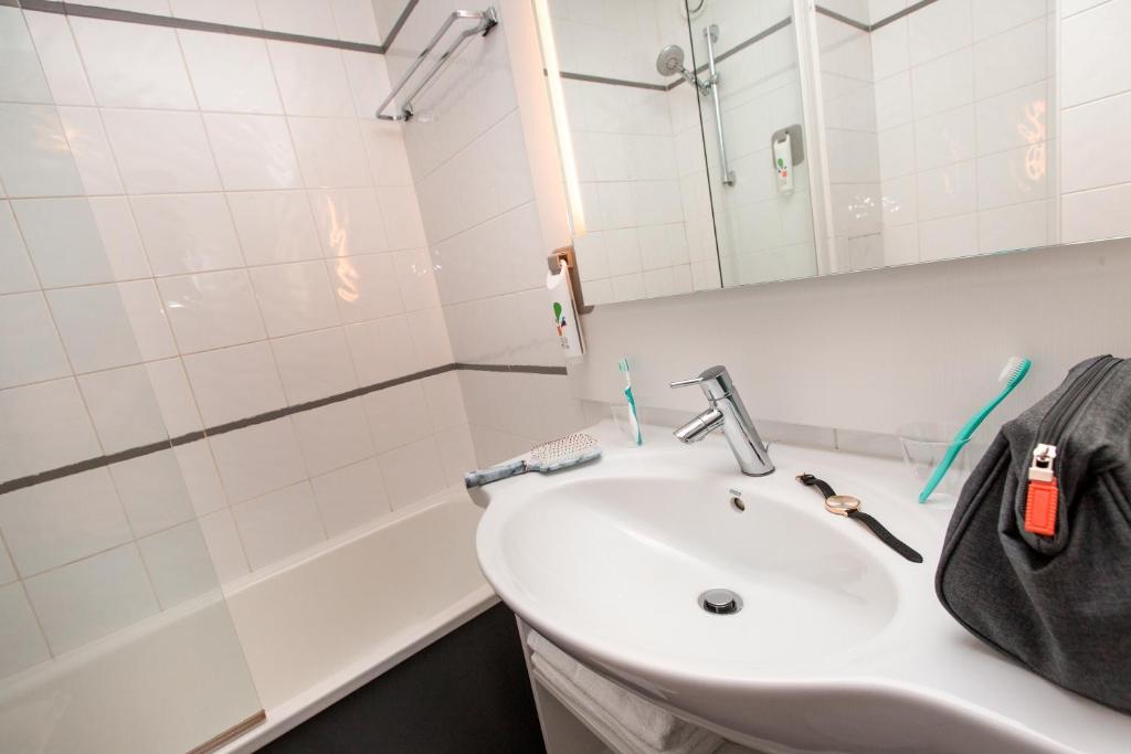 Ibis Styles Paris Massena Olympiades - image 4