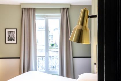 Hotel at Gare du Nord - image 14