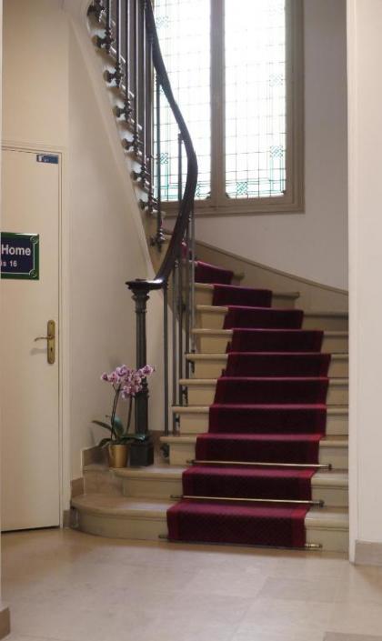 HotelHome Paris 16 - image 18