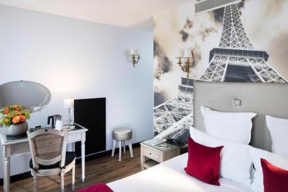 Hotel Plaza Elysees - image 10