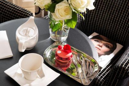 Hotel Ares Eiffel - image 3