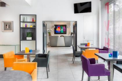Porte De Versailles Hotel - image 17