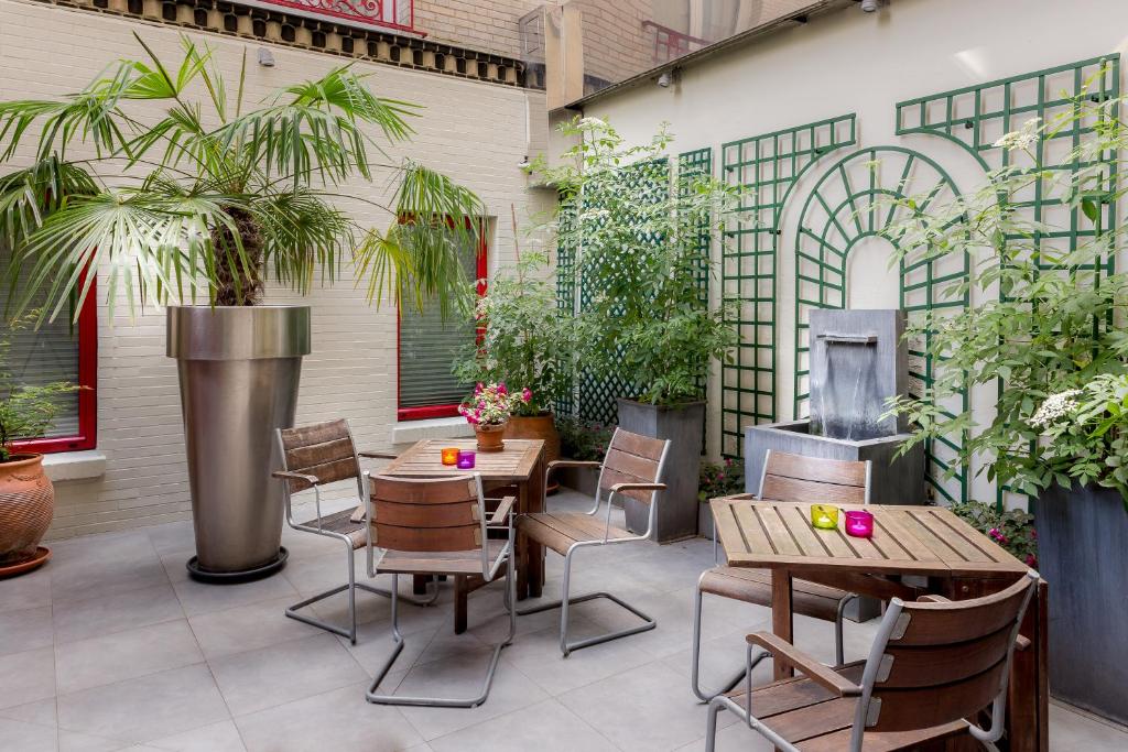Porte De Versailles Hotel - image 7
