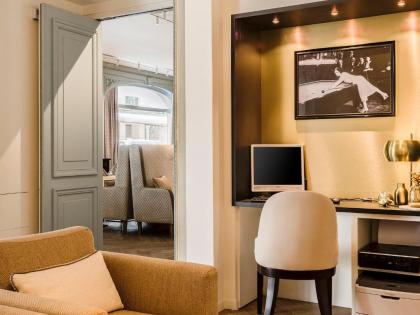 Hotel Royal Saint Honore Paris Louvre - image 10