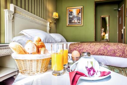 Le Regence Hotel - image 11