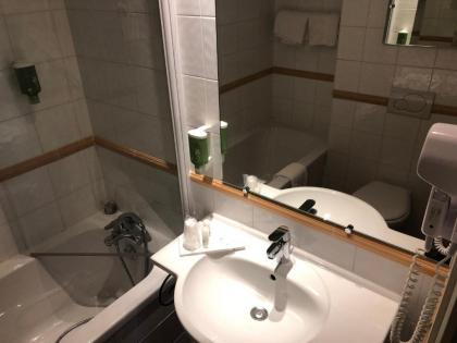 Castex Hotel - image 15