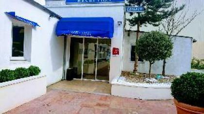 Grand Hotel Senia - image 11