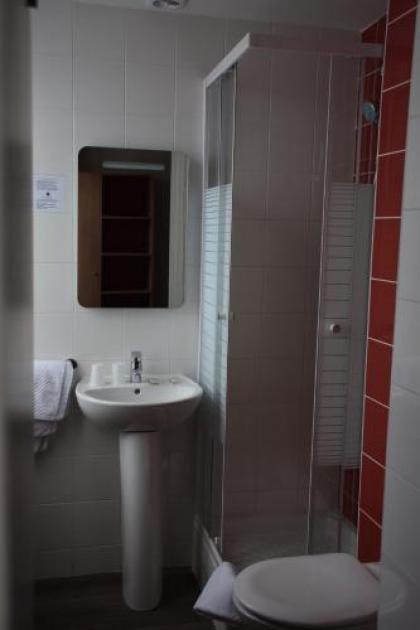 Est Hotel - image 16