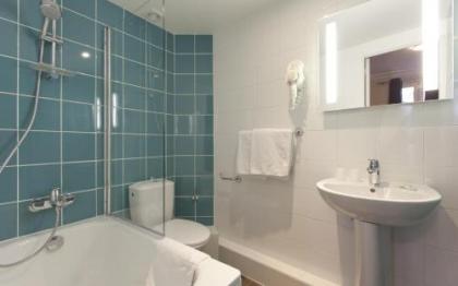 Est Hotel - image 3