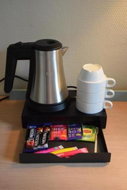 Est Hotel - image 4