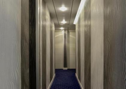 Hotel Ambassadeur - image 8