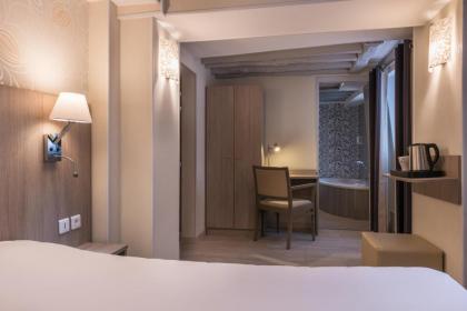 L'Ouest Hotel - image 17