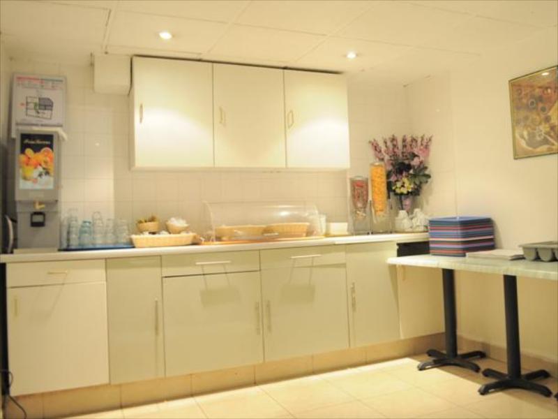 Hipotel Paris Printania - image 4