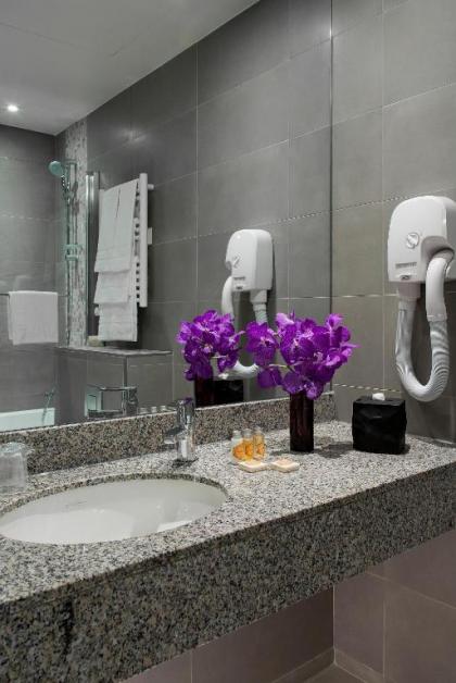 Timhotel Opera Blanche Fontaine - image 10