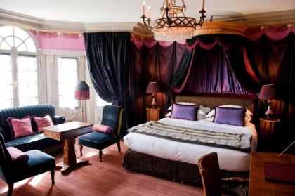 L'Hotel - image 1