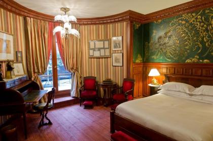 L'Hotel - image 20