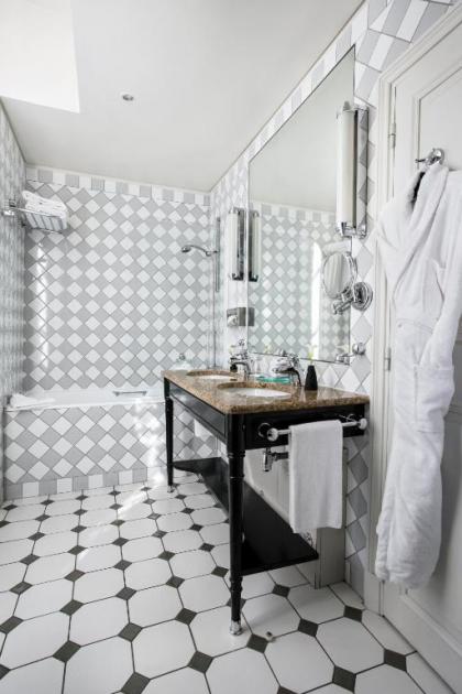 Hotel Castille Paris - image 13