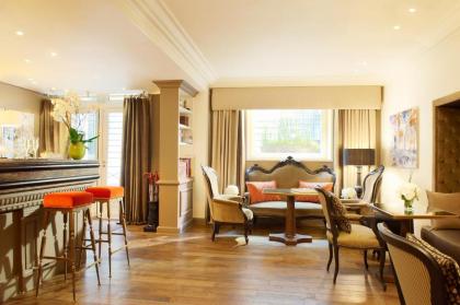 Hotel Castille Paris - image 4