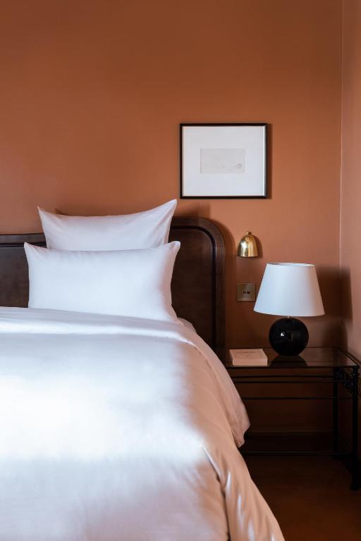 Hotel Carlton's Montmartre - main image