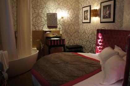 Tonic Hotel Saint Germain des Pr - image 3