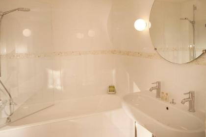 Hotel Parc Saint Severin - image 3