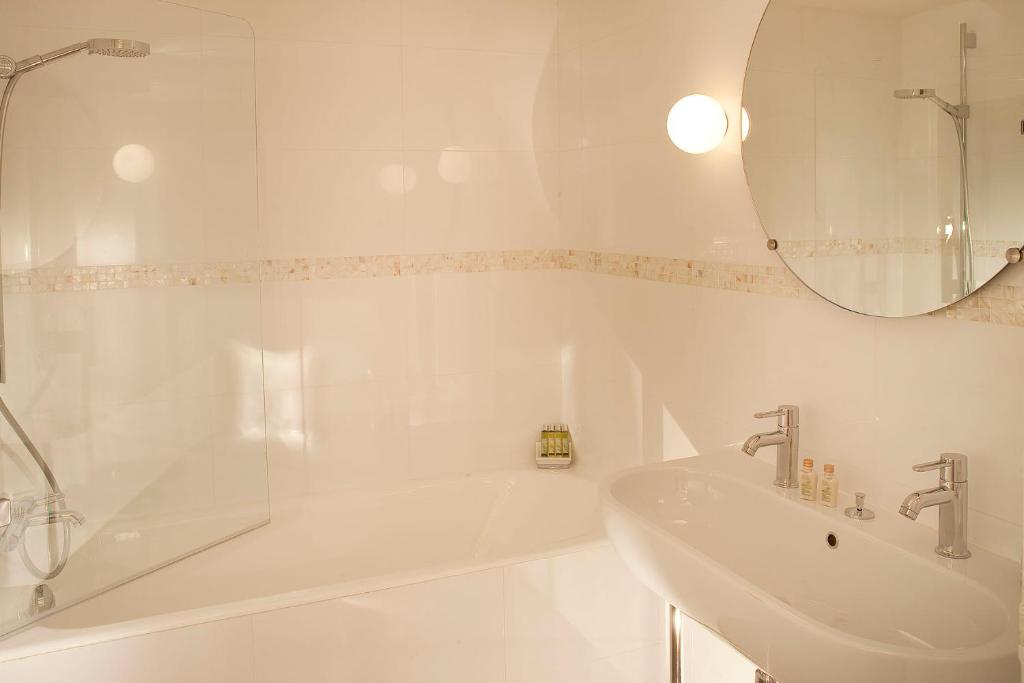 Hotel Parc Saint Severin - image 3