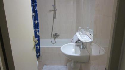 Hotel Jarry Confort - image 17