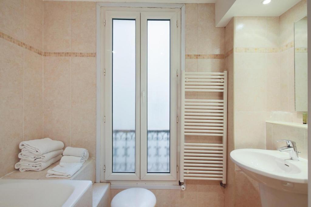 Grand Hotel Des Gobelins - image 5