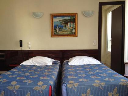 Vintimille Hotel - image 13