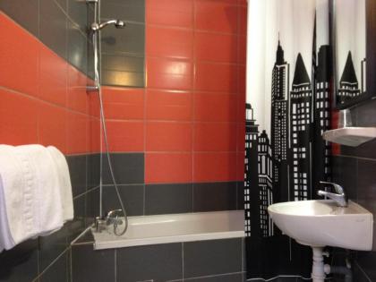 Vintimille Hotel - image 18