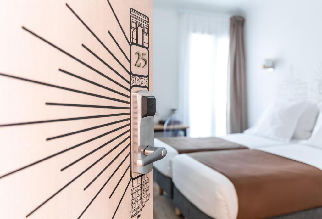 Hotel Korner Etoile - image 2