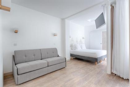 Hotel Korner Etoile - image 3