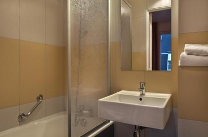 Hotel Angleterre Etoile - image 4