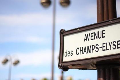 Holiday Inn Paris Elysees - image 2