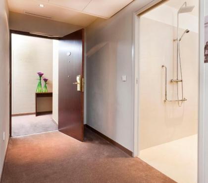 Holiday Inn Paris Elysees - image 4