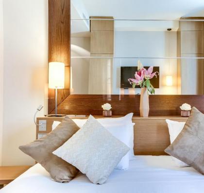 Holiday Inn Paris Elysees - image 5