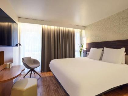 Mercure Paris Arc De Triomphe Etoile - image 1