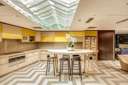 Mercure Paris Arc De Triomphe Etoile - image 13