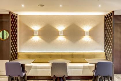 Mercure Paris Arc De Triomphe Etoile - image 19