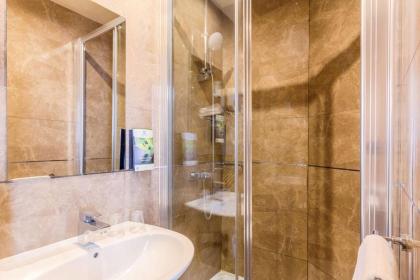 Sure Hotel by Best Western Paris Gare du Nord - image 7
