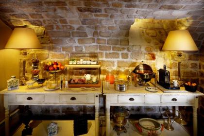 Le Relais Montmartre - image 10