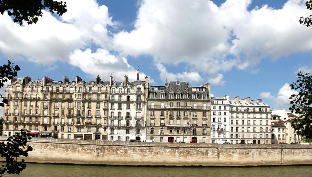 Hotel Des Deux-Iles - Notre-Dame - image 4