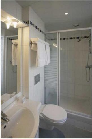 121 Paris Hotel - image 3