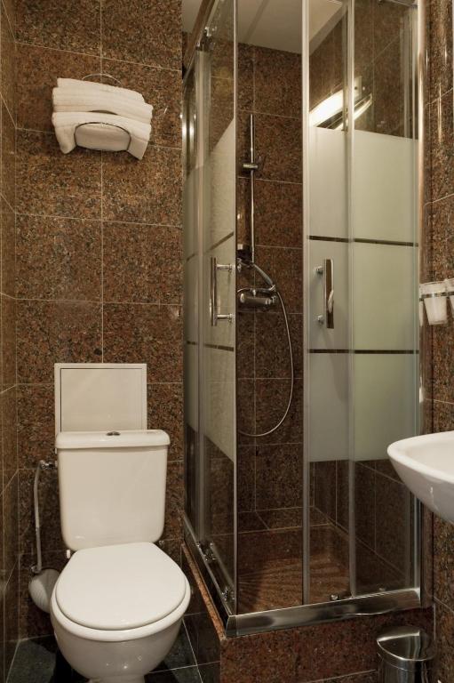 Hotel Americain - image 4