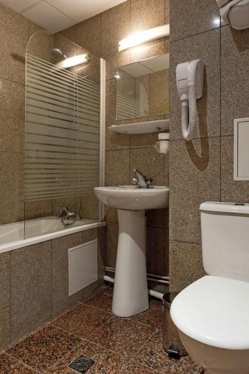 Hotel Americain - image 5