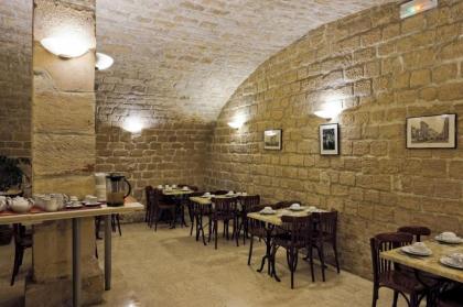 Hotel Americain - image 8