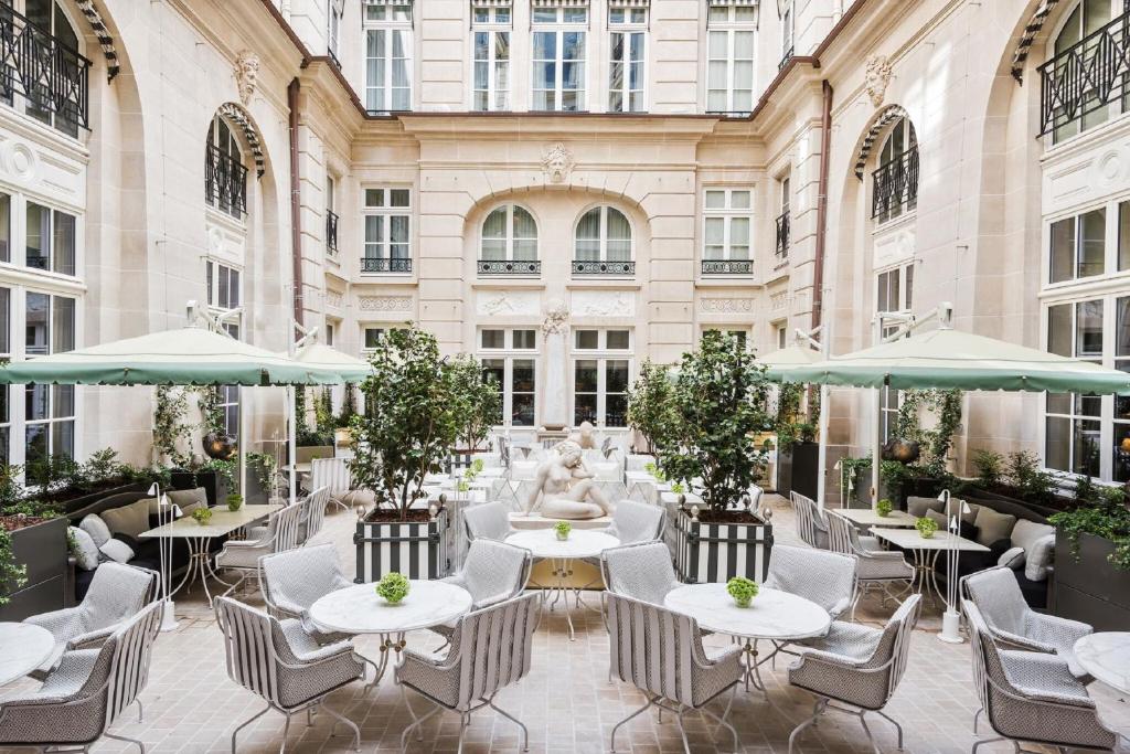 Hotel De Crillon - main image