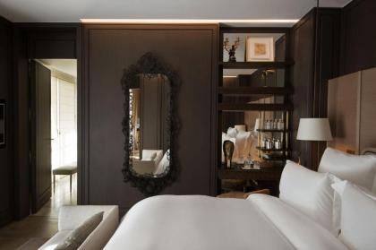 Hotel De Crillon - image 12