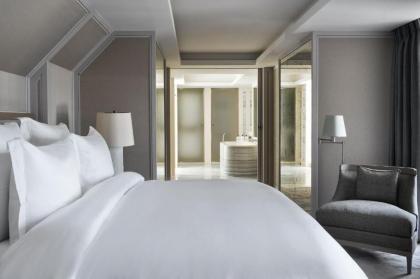 Hotel De Crillon - image 17